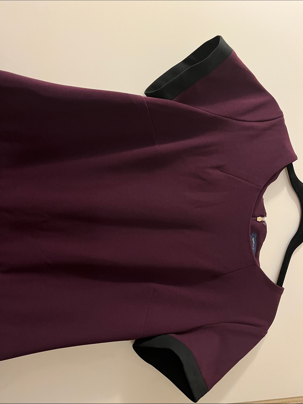 Tommy Hilfiger Plum Midi Shift Dress with Black Accents - Picture 4 of 7